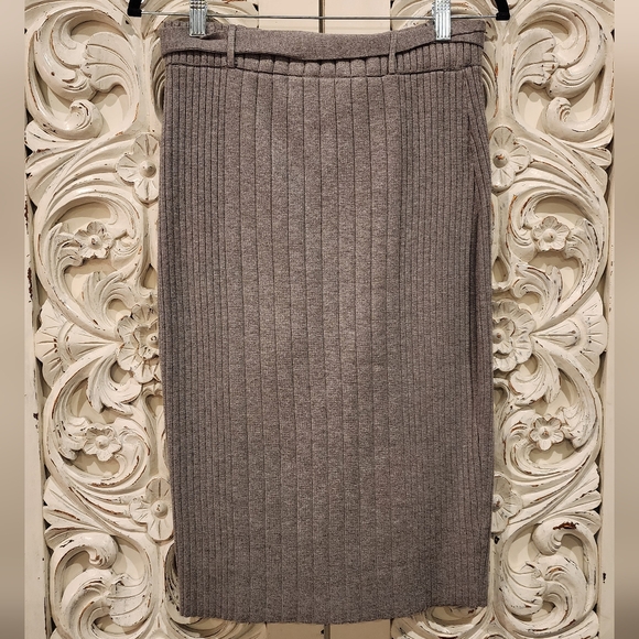 Gray sweater pencil skirt - Picture 6 of 15